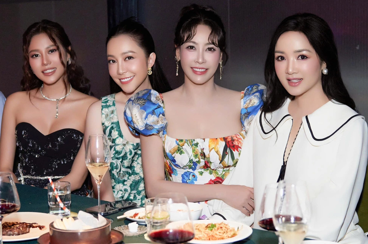 Em gái amp;#34;sinh đôiamp;#34; của amp;#34;hoa hậu giàu nhất Việt Namamp;#34;: Giàu amp;#34;nứt váchamp;#34; không kém chị, được mệnh danh là chim công - 3