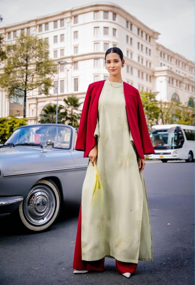 5 kiểu áo khoác phối với áo dài hay váy đầm đều đẹp, chị em đi du xuân vừa ấm áp vừa sành điệu - 1