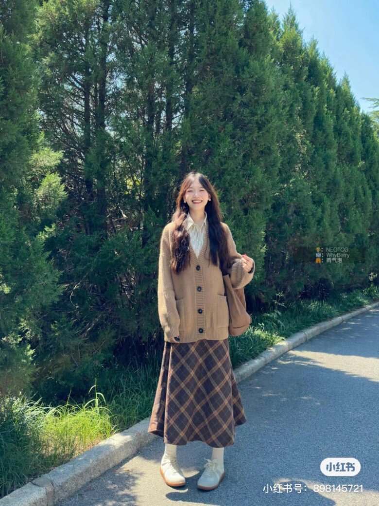 5 kiểu áo khoác phối với áo dài hay váy đầm đều đẹp, chị em đi du xuân vừa ấm áp vừa sành điệu - 7