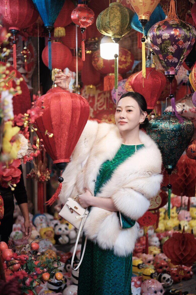 5 kiểu áo khoác phối với áo dài hay váy đầm đều đẹp, chị em đi du xuân vừa ấm áp vừa sành điệu - 4