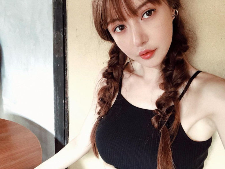 Tiêu Tiêu chăm uống sữa đậu nành để dưỡng da và tóc.