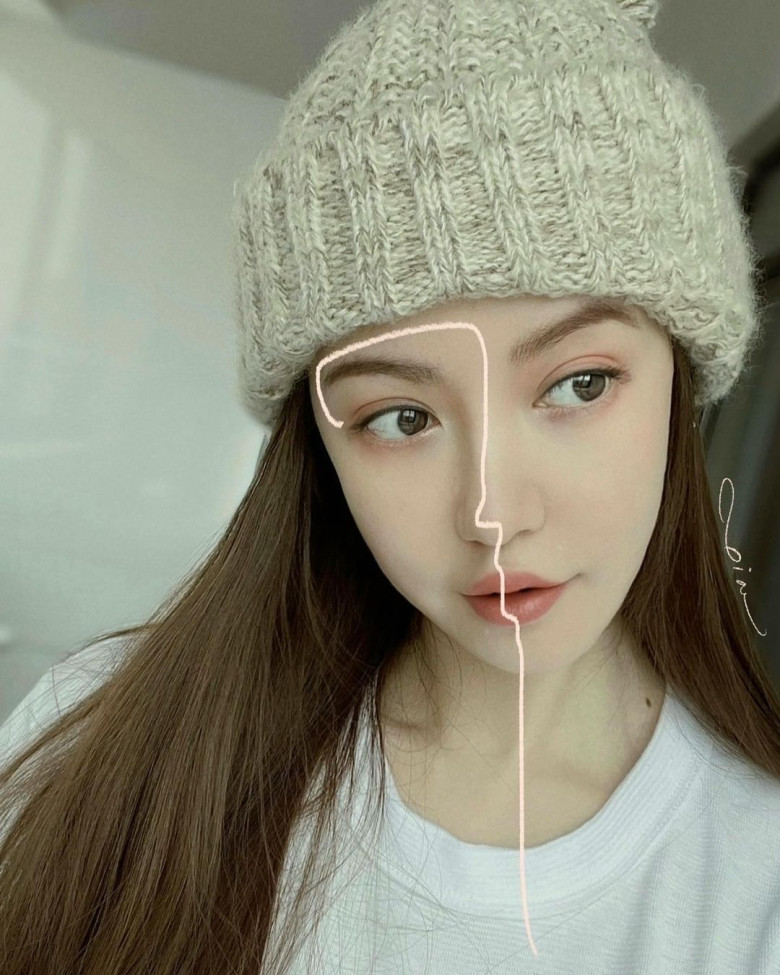 Gương mặt trẻ trung như gái đôi mươi của nữ ca sĩ Tiêu Tiêu.