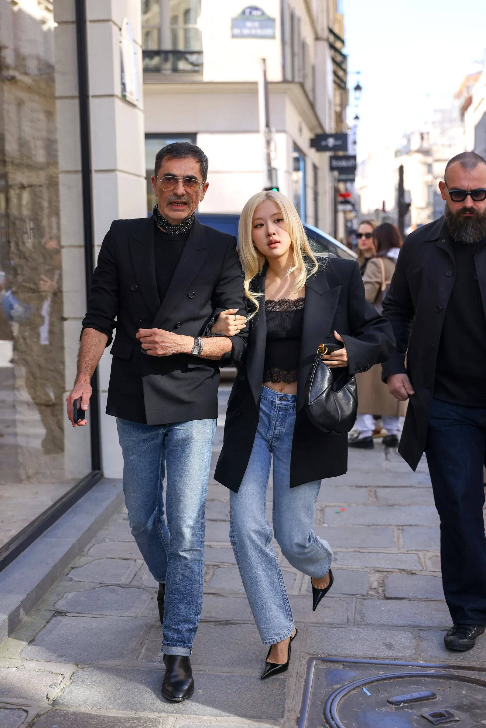 Xu hướng quần jeans năm 2026 là sự trở lại của những thiết kế thâp niên 2000.