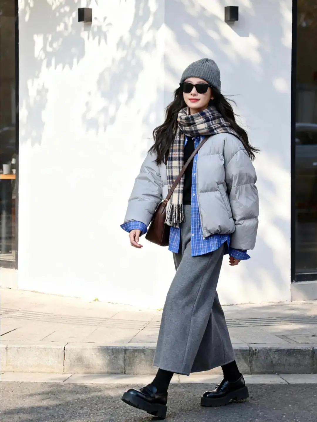 5 công thức phối áo sơ mi với áo len hot rần rần mùa đông này, chị em công sở mặc lên là thấy sang ngay - 8