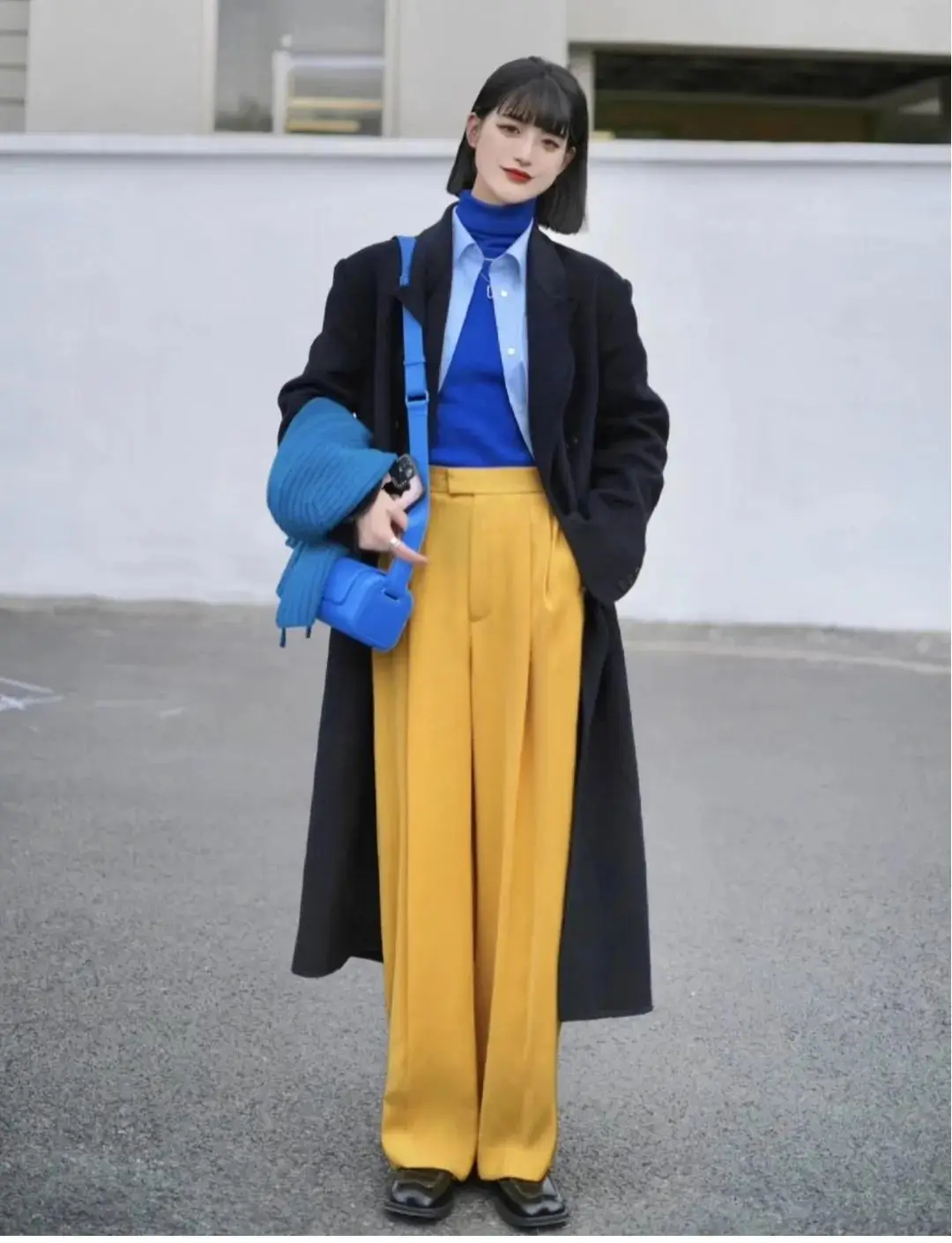 5 công thức phối áo sơ mi với áo len hot rần rần mùa đông này, chị em công sở mặc lên là thấy sang ngay - 3