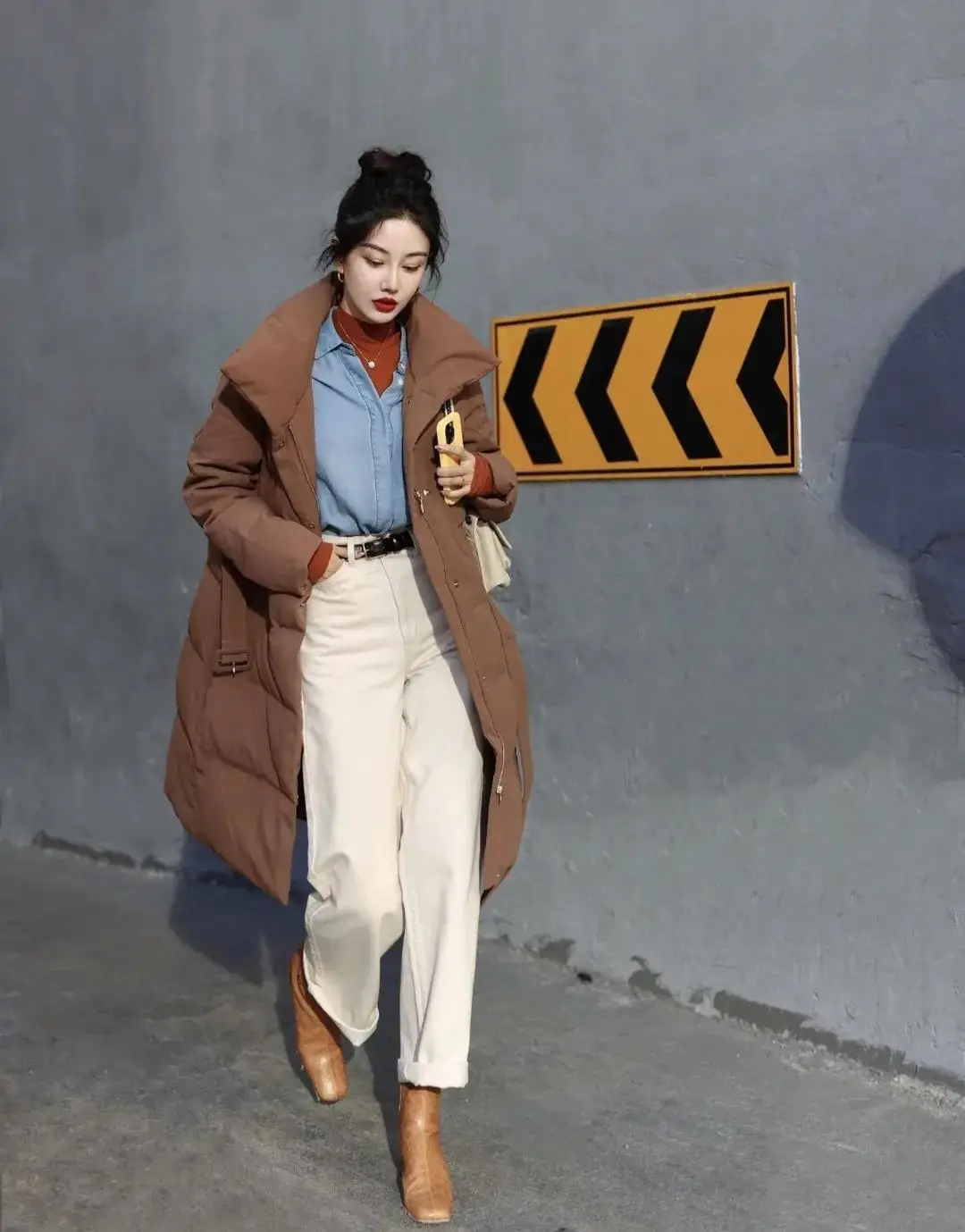 5 công thức phối áo sơ mi với áo len hot rần rần mùa đông này, chị em công sở mặc lên là thấy sang ngay - 7