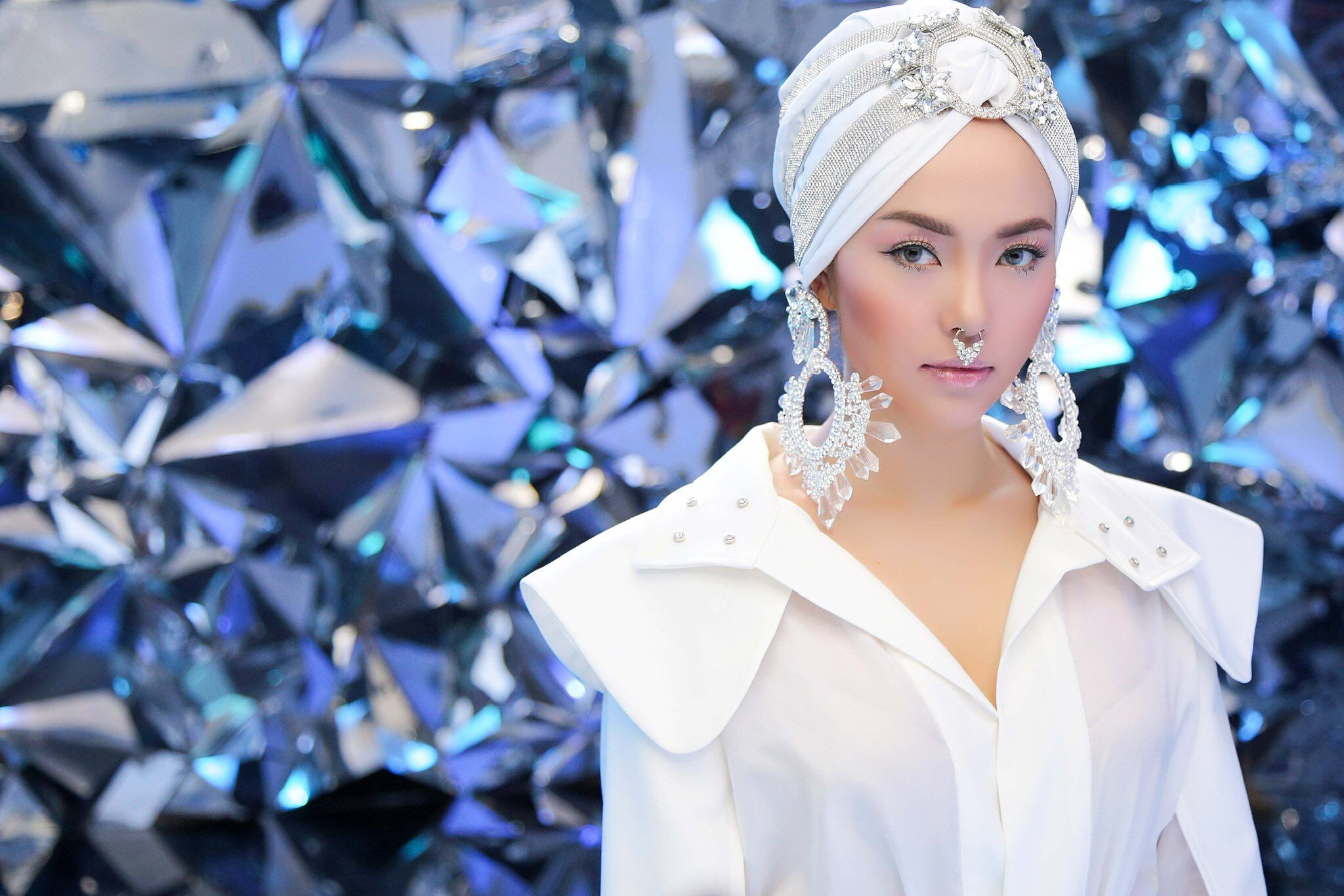 Ngắm nhan sắc mỹ nhân Việt theo trend amp;#34;nhìn lại năm 2016amp;#34;: Minh Hằng gây sốc với diện mạo 10 năm trước - 8