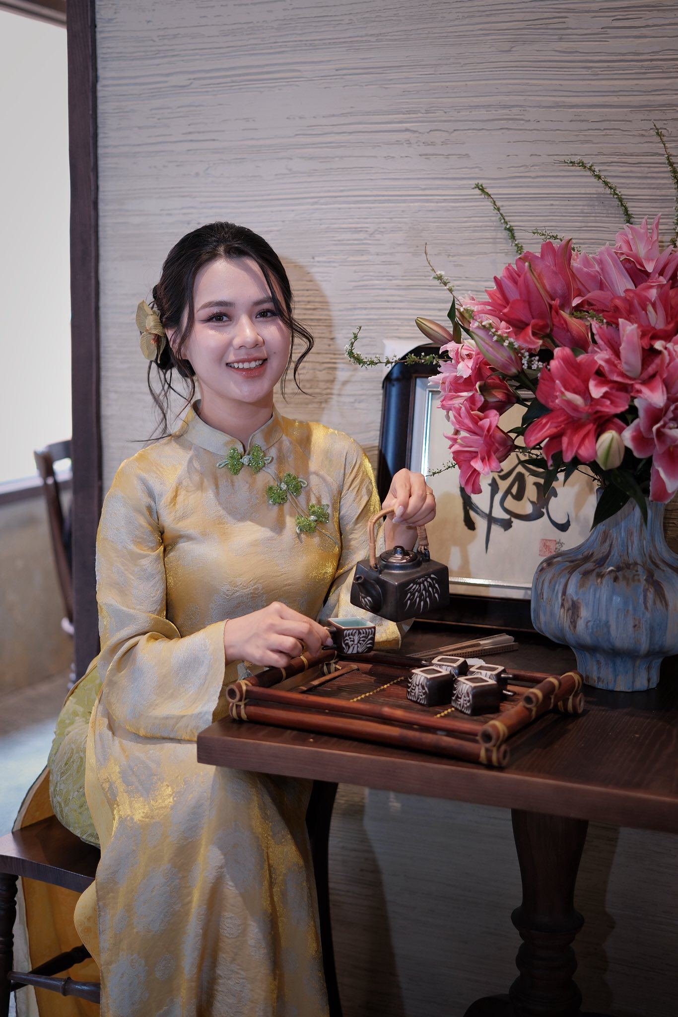 Lấy chồng cầu thủ đình đám, Hoa khôi Đại học Vinh làm mẹ 3 con vẫn đẹp bất bại, top đầu làng WAG Việt - 7