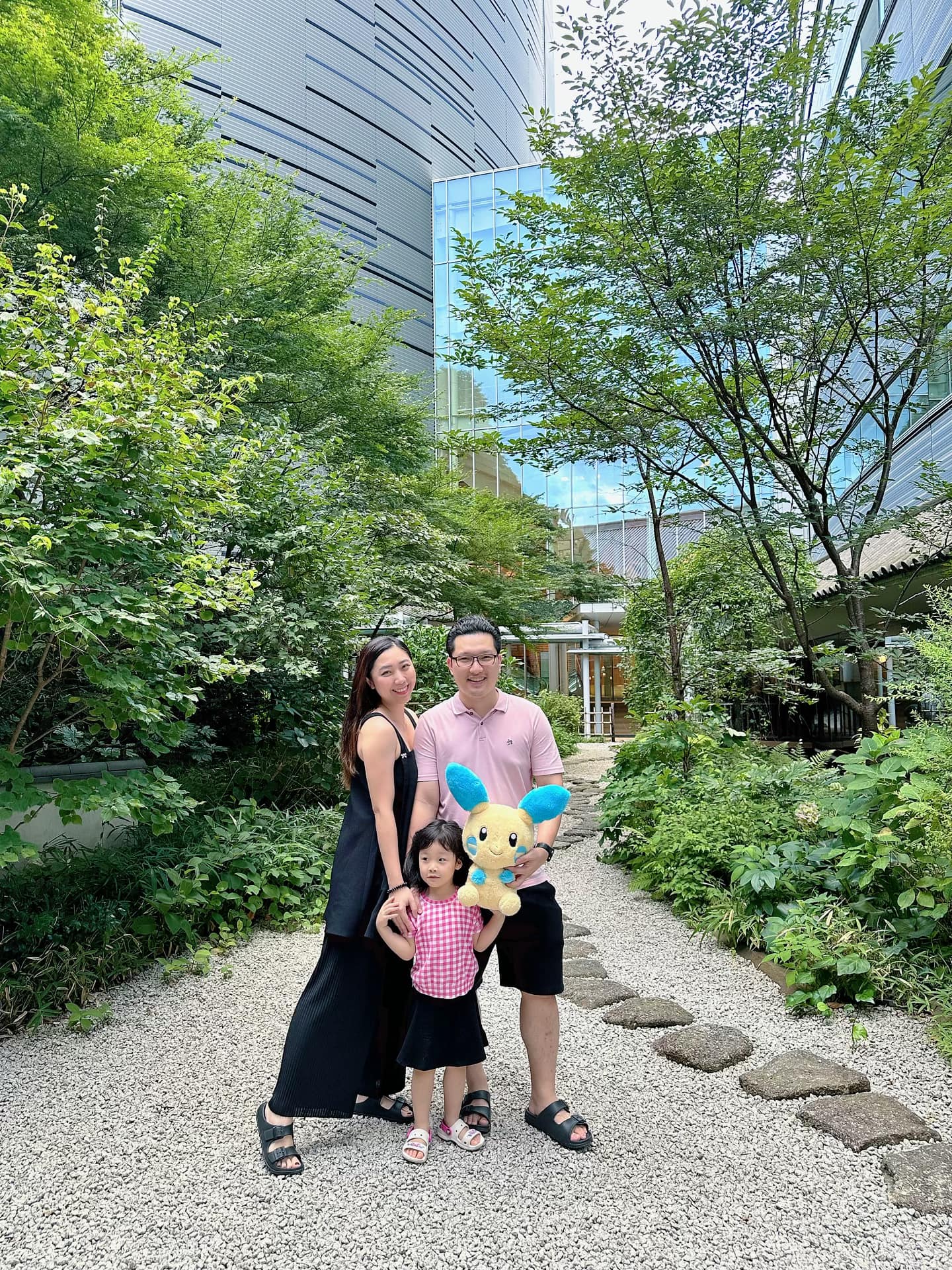 Nhan sắc 2 em gái Trấn Thành: Người amp;#34;giàu nhất nhàamp;#34; sống giản dị, em út ngày càng amp;#34;Hàn hóaamp;#34; giống chị dâu - 13