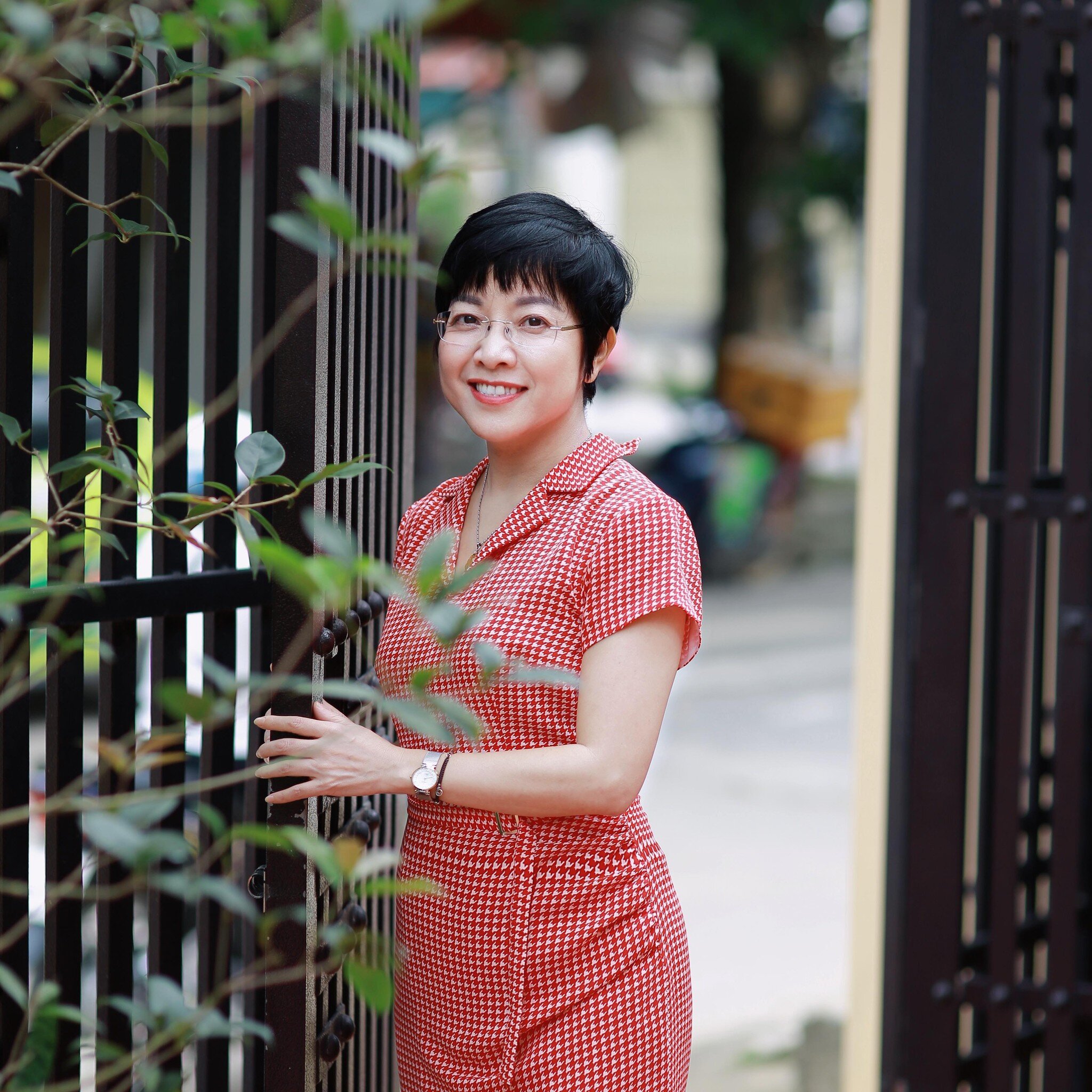 Nữ MC duy nhất của amp;#34;Táo Quânamp;#34;: Từng là ca sĩ, 18 tuổi xinh tươi như hoa, nay U60 vẫn rạng rỡ - 11