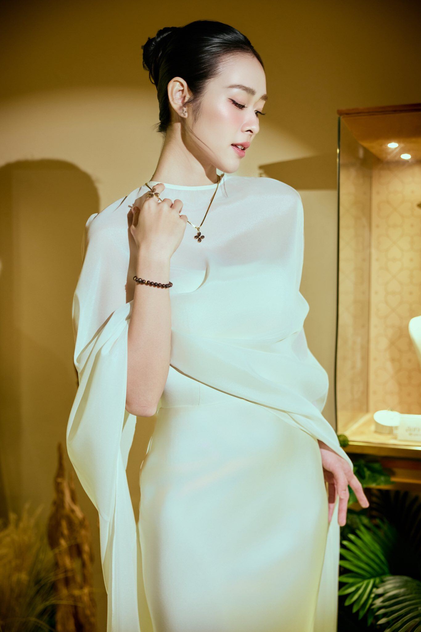 Diệp Bảo Ngọc ngày càng đẹp mặn mà, quyến rũ.