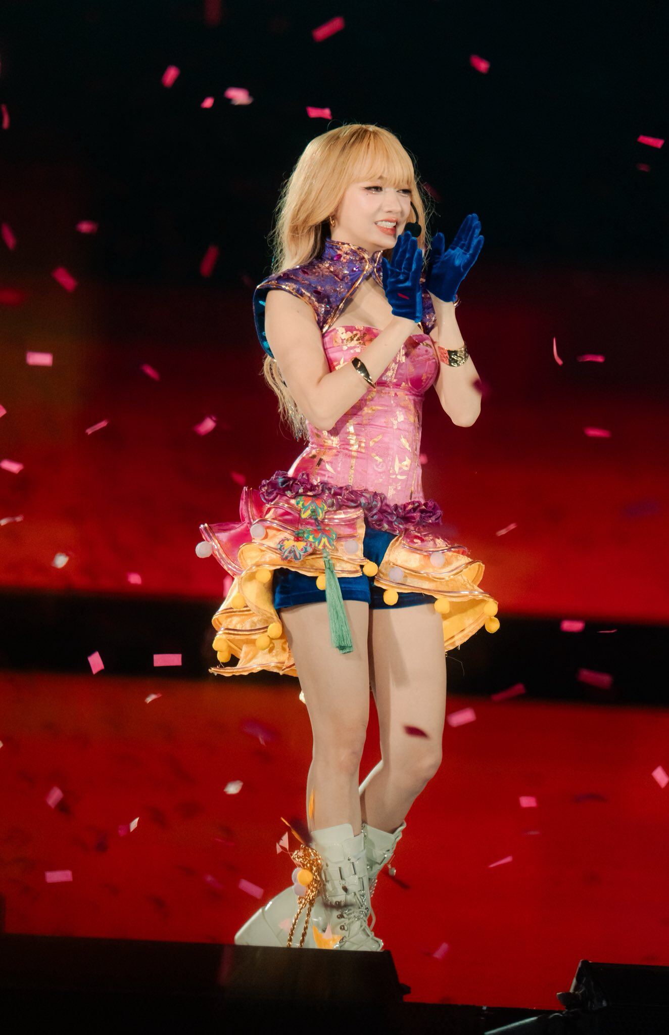 amp;#34;Đối thủ bé Xuân Maiamp;#34; vừa được bạn trai cầu hôn: Ngoại hình như amp;#34;lão hoá ngượcamp;#34;, body đẹp mê hoặc - 14