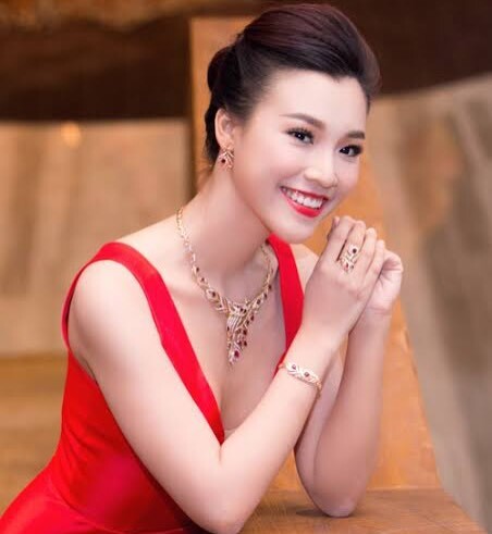 Ngắm nhan sắc mỹ nhân Việt theo trend amp;#34;nhìn lại năm 2016amp;#34;: Minh Hằng gây sốc với diện mạo 10 năm trước - 24