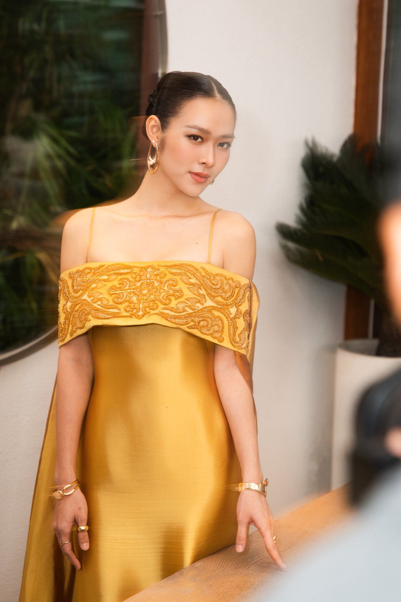 Việt Nam có một mỹ nhân đẹp đến mức amp;#34;không ai dám đứng cạnhamp;#34;, lấy chồng năm 19 tuổi nay ở nhà phố 100m2 - 5