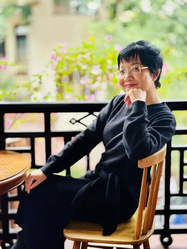 Nữ MC duy nhất của amp;#34;Táo Quânamp;#34;: Từng là ca sĩ, 18 tuổi xinh tươi như hoa, nay U60 vẫn rạng rỡ - 12