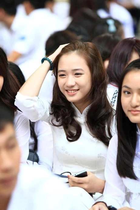 Nhan sắc amp;#34;hot girl bế giảngamp;#34; được chú ý nhất hiện nay: Là vợ nam rapper đình đám, đẻ 2 con vẫn đẹp như gái còn son - 3