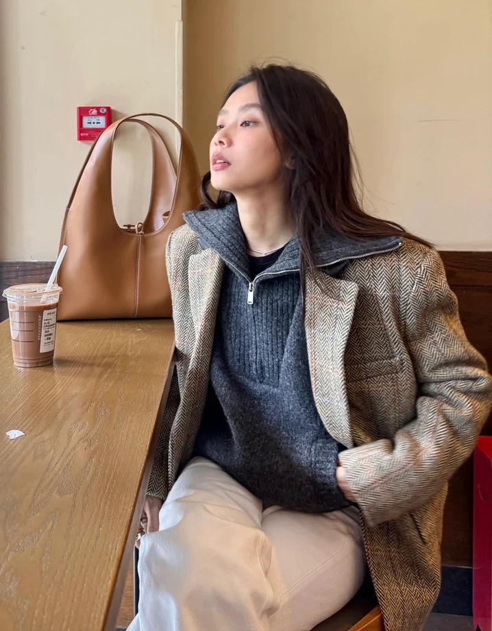 5 cách phối đồ với kiểu áo amp;#34;giàu ngầmamp;#34; hot nhất năm nay, chị em mặc đơn giản mà sang tuyệt đối - 2