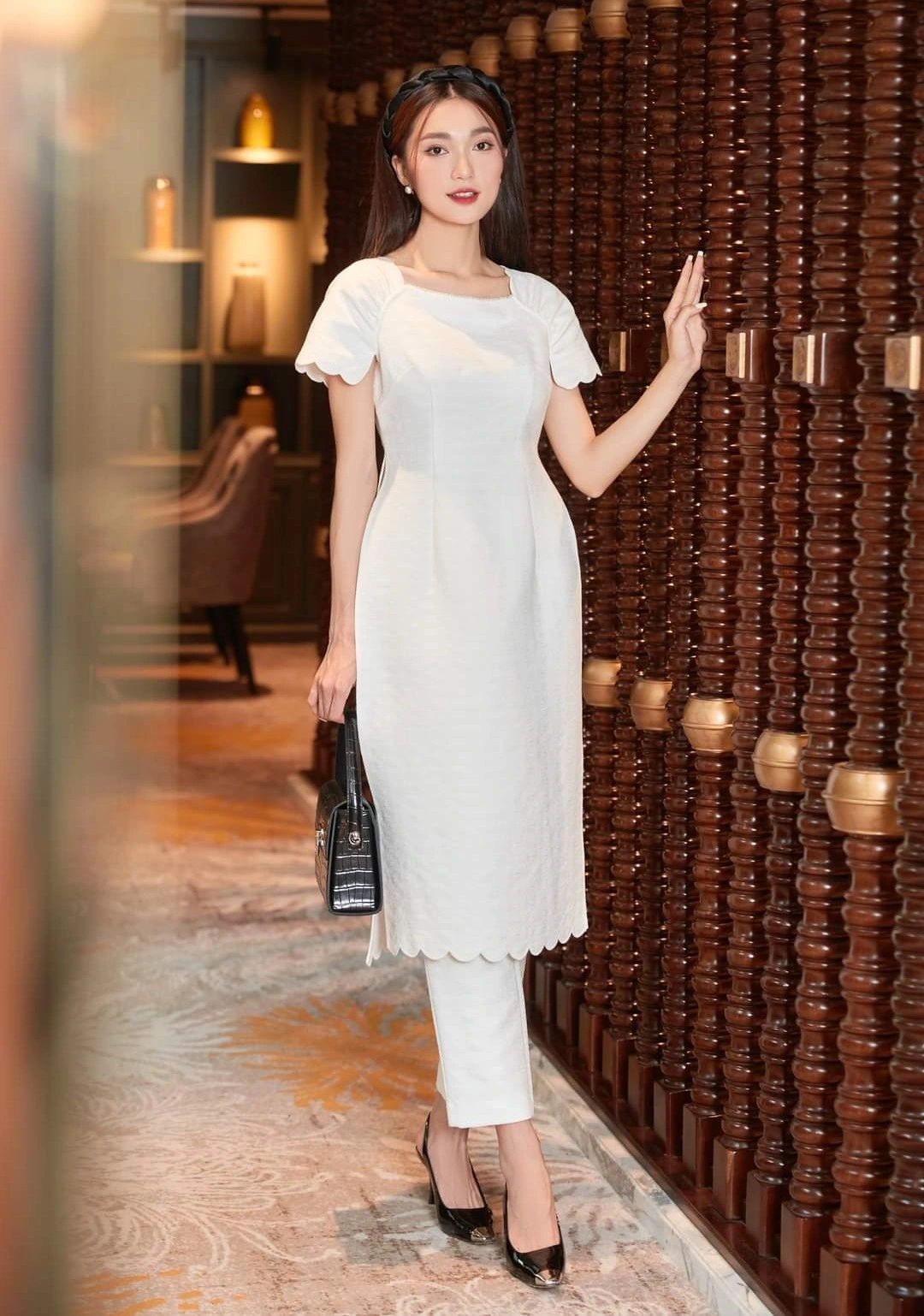 Chị em chưa kịp nhuộm tóc trước Tết, đây là 4 kiểu tóc đen đẹp nhất, hợp mặc cả áo dài lẫn váy đầm - 5