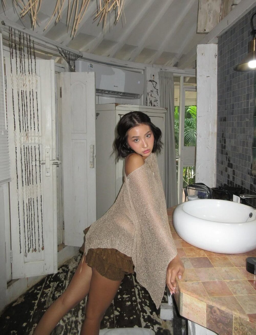 Sau ly hôn chồng thiếu gia, hot girl 2k4 mặc amp;#34;hở bạoamp;#34; đi sự kiện gây tranh cãi, dân mạng tiếc nuối nhan sắc xưa - 9