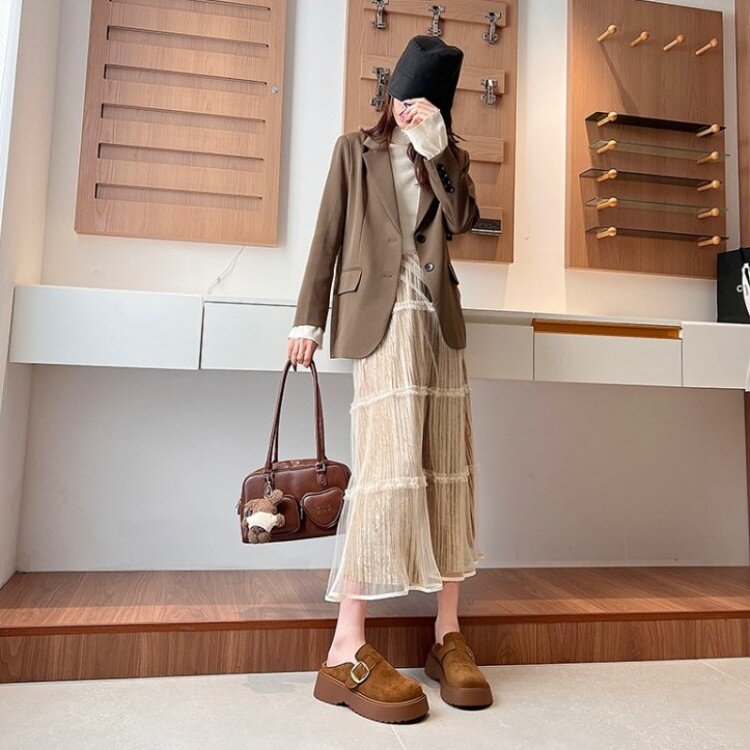 Kiểu giày thoải mái như dép lê, thanh lịch không kém giày lười được dự đoán hot nhất 2026, khiến fashionista mê mẩn toàn cầu - 7