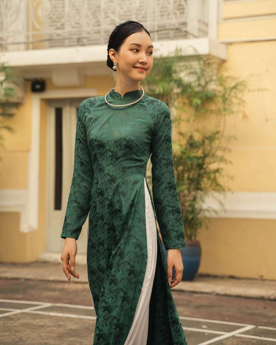 Chị em chọn áo dài Tết màu gì để amp;#34;hút lộcamp;#34; cả năm lại tôn cả da lẫn dáng? Người khôn ngoan sẽ chọn mẫu này - 5