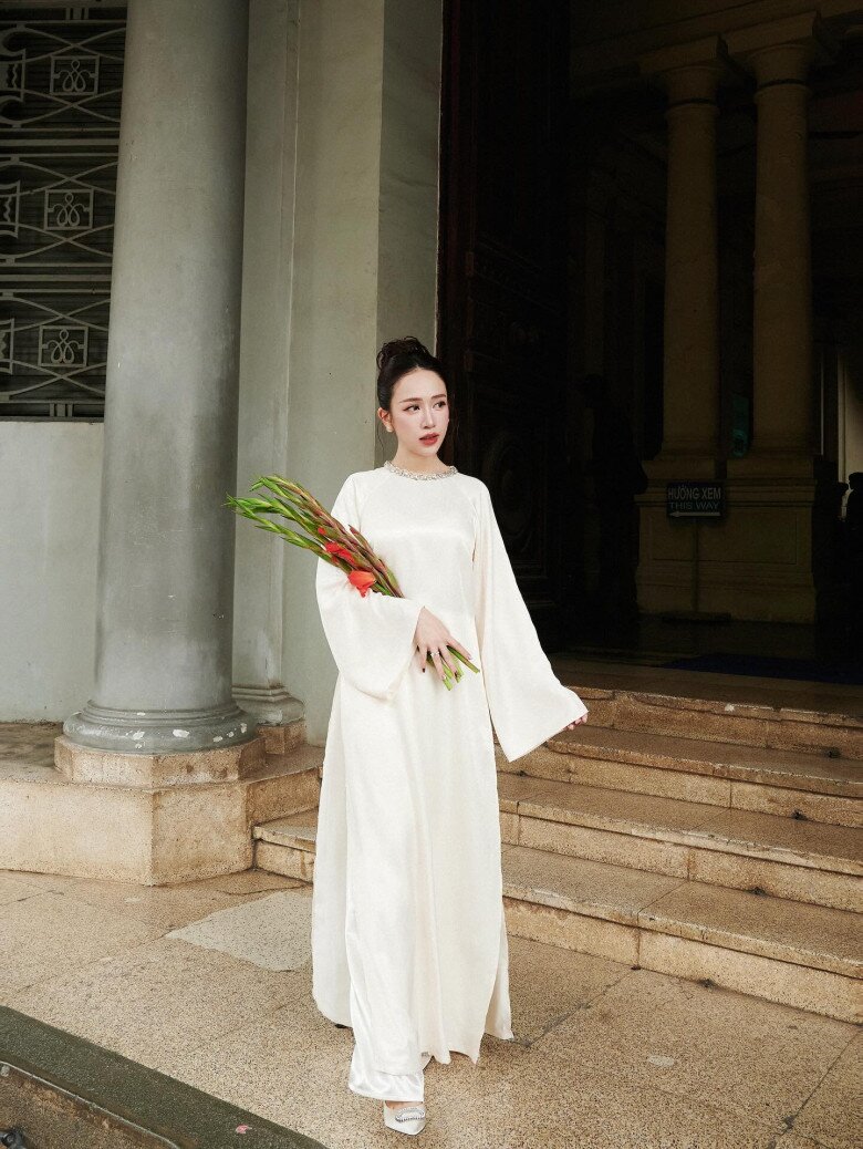 amp;#34;Đối thủamp;#34; của Chi Pu dịp Tết qua: Mỗi ngày một bộ áo dài, bà ba không trùng lặp, phối với túi trăm triệu đi chợ - 17