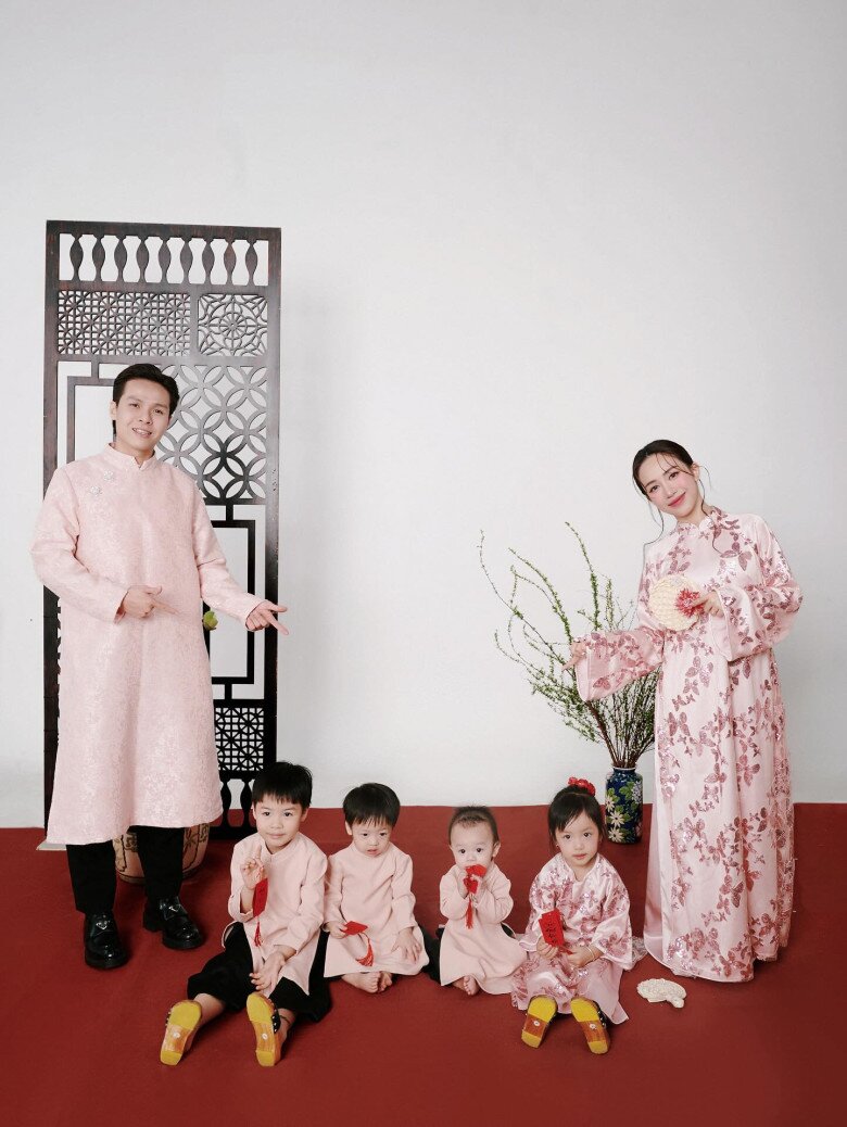 amp;#34;Đối thủamp;#34; của Chi Pu dịp Tết qua: Mỗi ngày một bộ áo dài, bà ba không trùng lặp, phối với túi trăm triệu đi chợ - 14