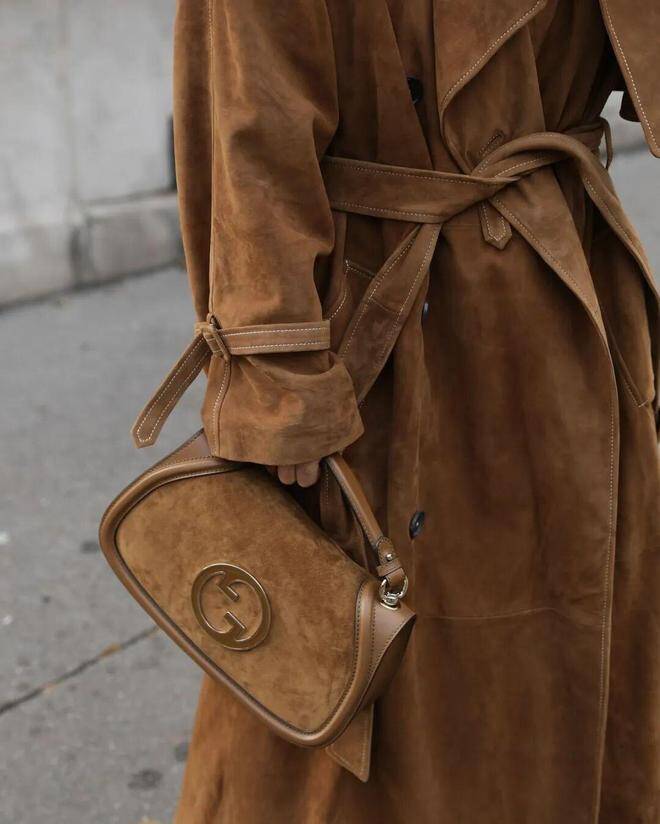 Đừng vội vứt những quần áo cũ này, 4 món đồ amp;#34;cổamp;#34; đang được lăng xê mạnh mẽ giúp chị em đẹp thanh lịch - 9