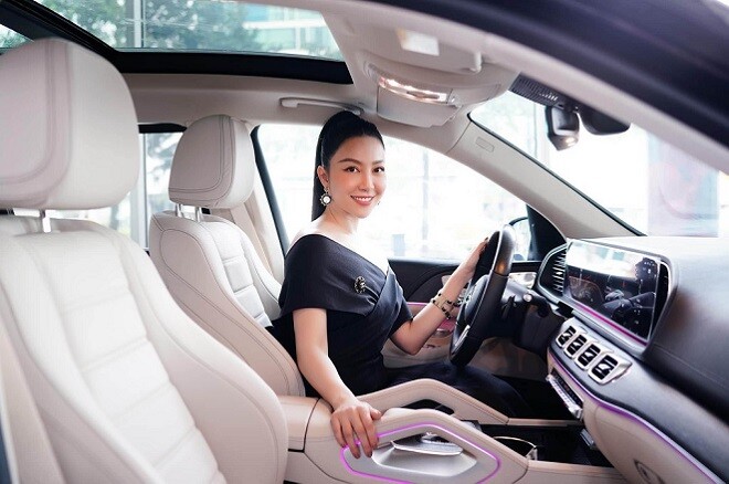 Em gái amp;#34;sinh đôiamp;#34; của amp;#34;hoa hậu giàu nhất Việt Namamp;#34;: Giàu amp;#34;nứt váchamp;#34; không kém chị, được mệnh danh là chim công - 12