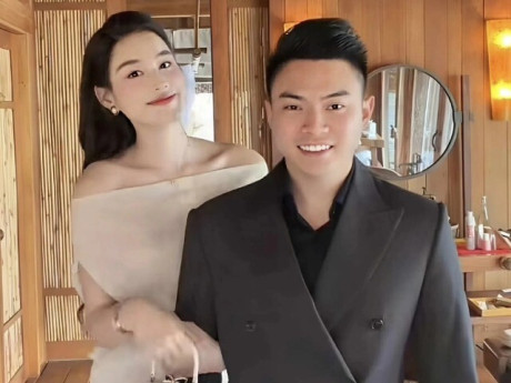 Đỗ Thị Hà diện set đồ hơn tỷ đồng cùng chồng dự cưới Phương Nhi