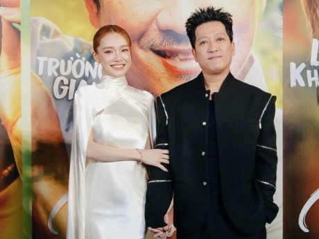 Nhã Phương rạng rỡ xuất hiện sau gần một tháng sinh con