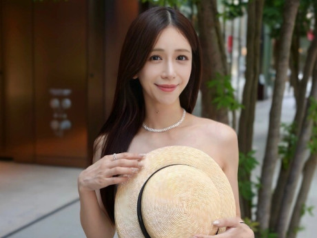 Bà mẹ 41 tuổi có ngoại hình trẻ ngang thiếu nữ