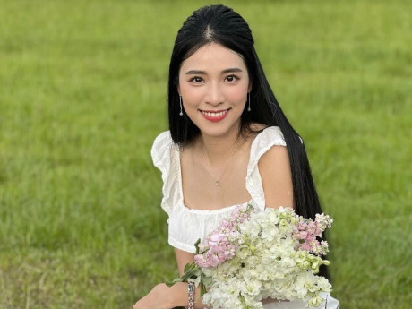 Bác sĩ Đông Y tiết lộ thói quen dưỡng tóc đen mượt ở tuổi U50