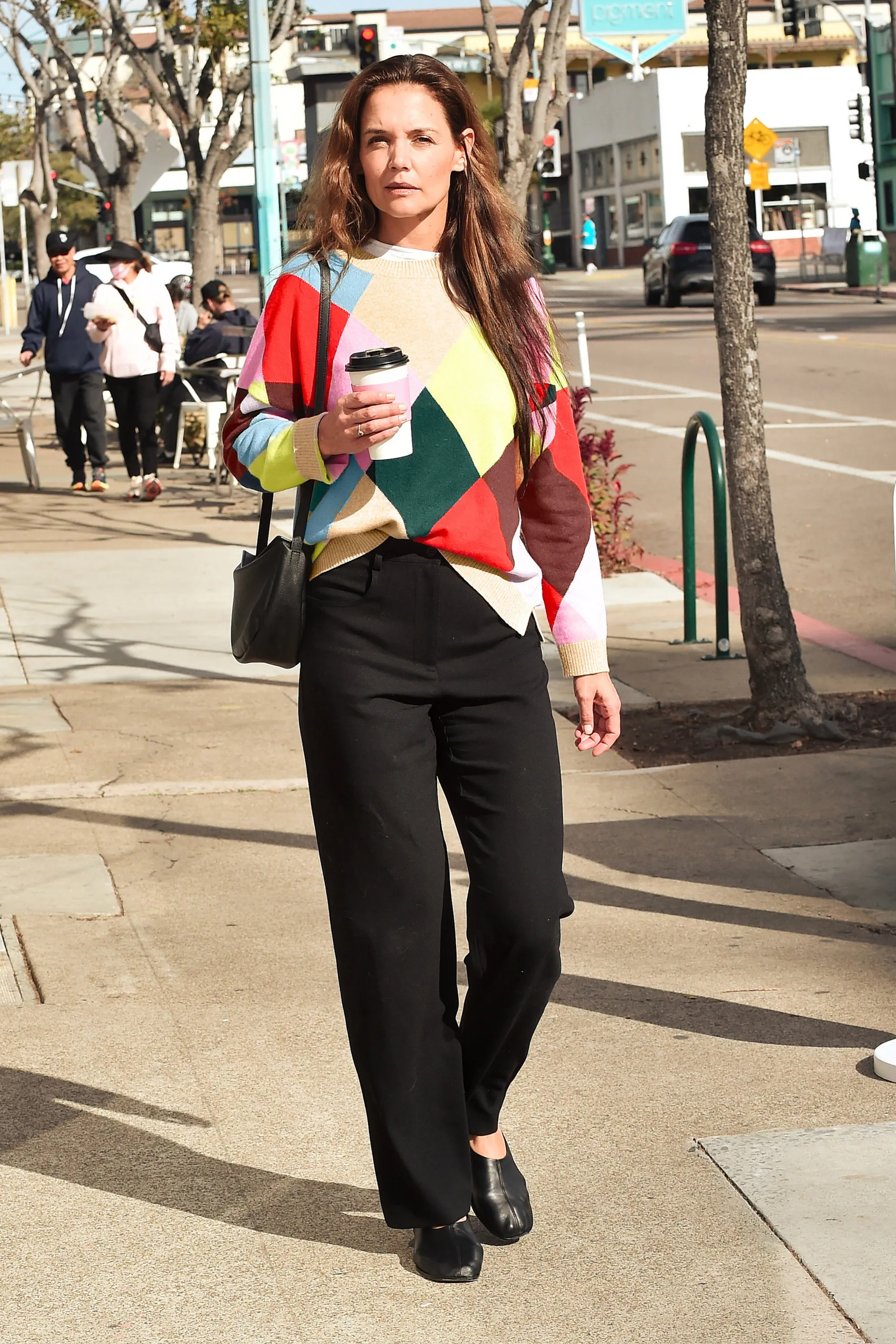 4 mẫu giày bệt hot nhất Xuân Hè, hoàn hảo để phối cùng quần dài tạo nên vẻ ngoài thanh lịch mà vẫn thoải mái - 8