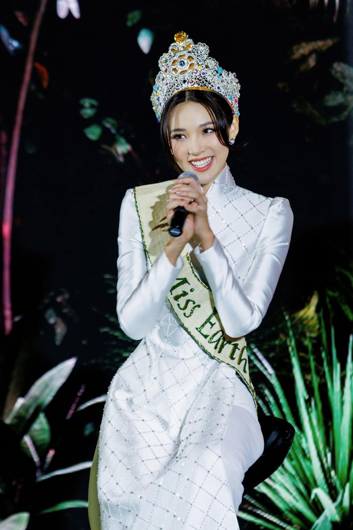 Chân dung hoa hậu đang gây tranh cãi nhất Hàn Quốc - 12