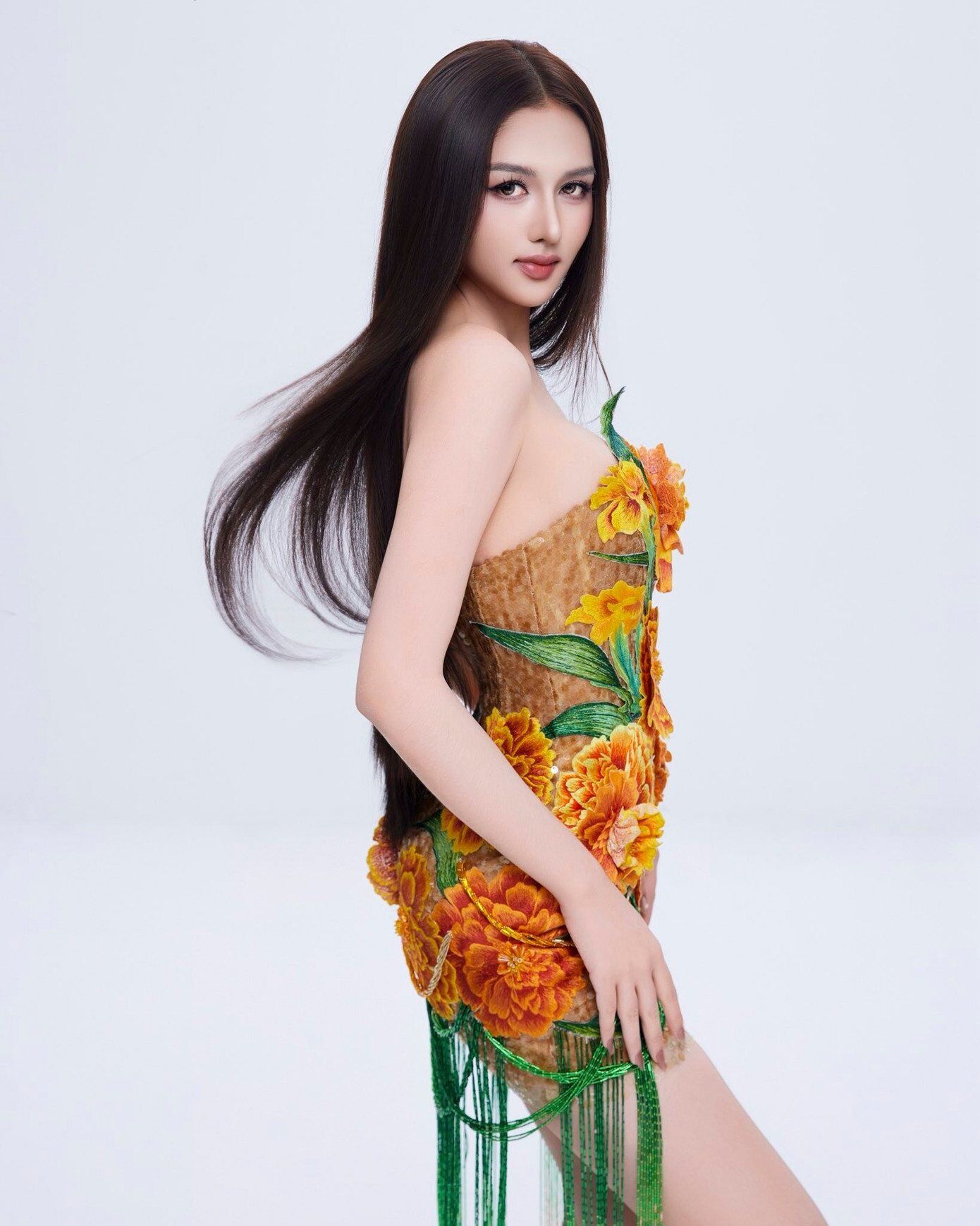 Á hậu Thu Ngân sẽ bước vào đêm chung kết lúc 23h tối ngày 29/1.