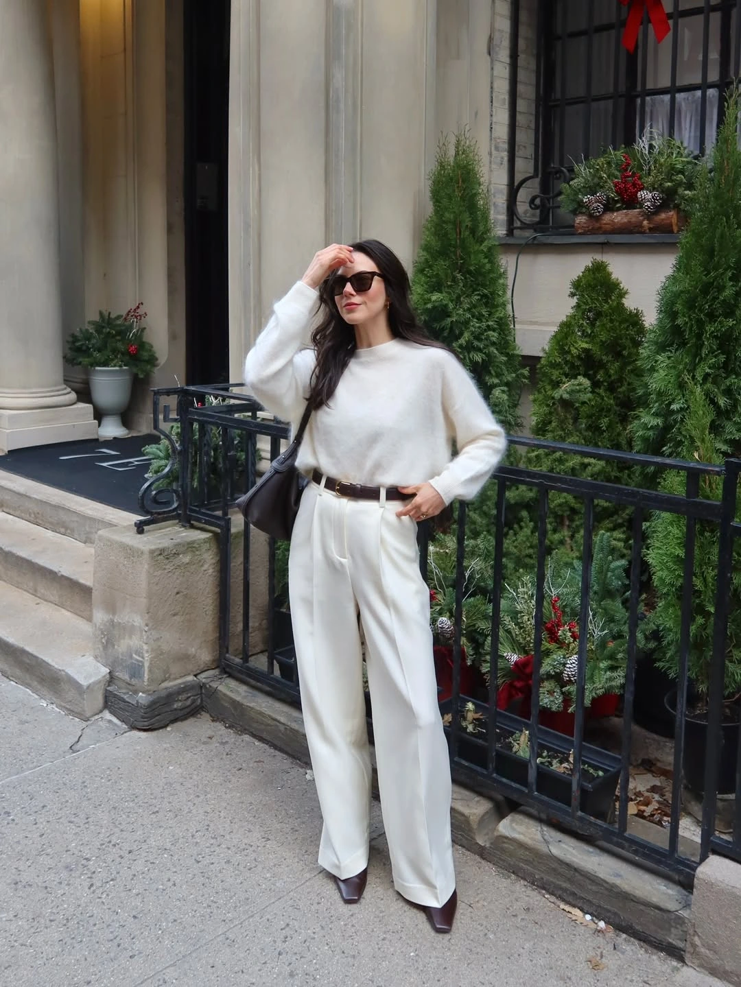 Không chỉ quần ống rộng, kiểu quần này cũng là “chân ái” mặc quanh năm của nàng công sở, dáng nào mặc cũng đẹp - 2