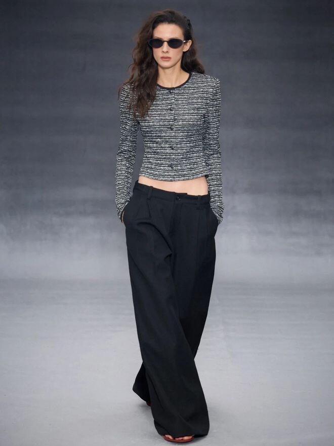 Không chỉ quần ống rộng, kiểu quần này cũng là “chân ái” mặc quanh năm của nàng công sở, dáng nào mặc cũng đẹp - 5