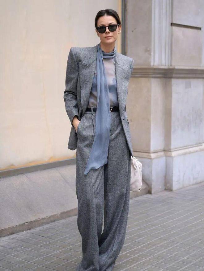 Không chỉ quần ống rộng, kiểu quần này cũng là “chân ái” mặc quanh năm của nàng công sở, dáng nào mặc cũng đẹp - 13