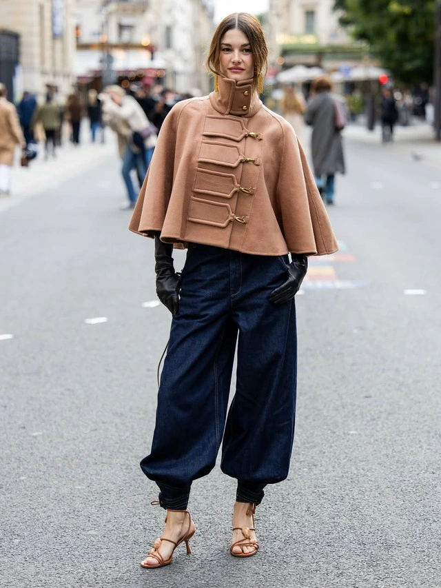 Kiểu áo khoác amp;#34;soán ngôiamp;#34; áo dạ tweed, giúp chị em mặc gì cũng sang đi chúc Tết họ hàng - 3