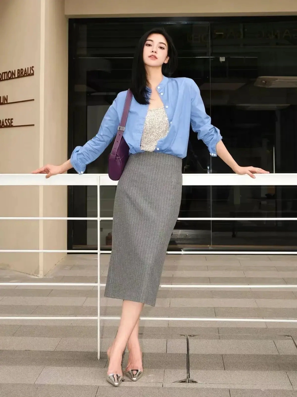 Mặc áo xanh dương phối với đồ gì? Bí quyết giúp chị em chinh phục gam màu hot nhất mùa Hè chuẩn sành điệu - 4