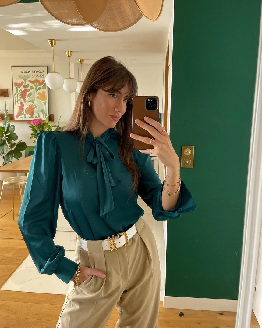 Mùa xuân năm nay, kiểu áo sơ mi này bất ngờ hot trở lại: Thanh lịch, đẹp tinh tế, rất hợp với chị em công sở - 4