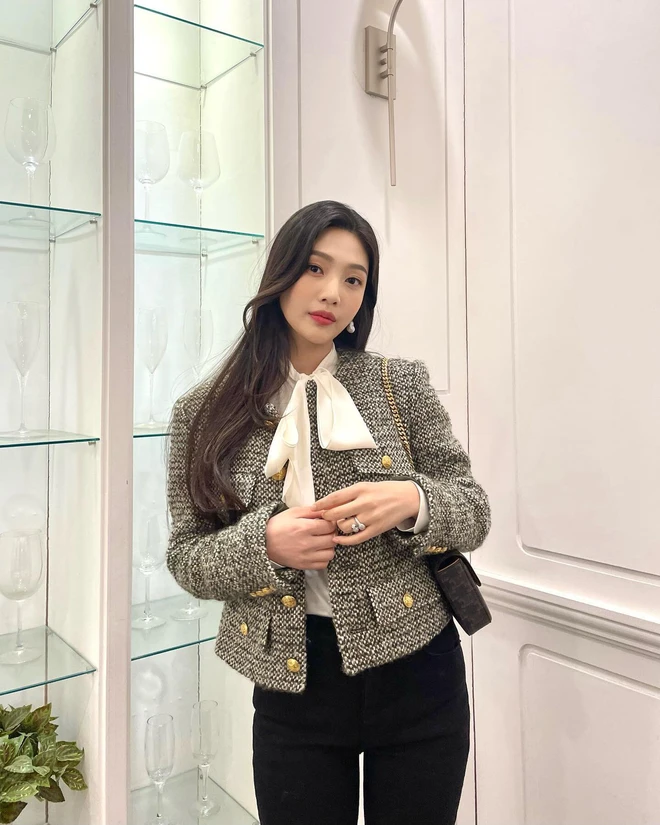 Mùng 3 Tết không muốn diện áo dài, mặc gì để vẫn xinh và sành điệu? Tham khảo ngay 3 outfit amp;#34;giàu ngầmamp;#34; rất sang - 5