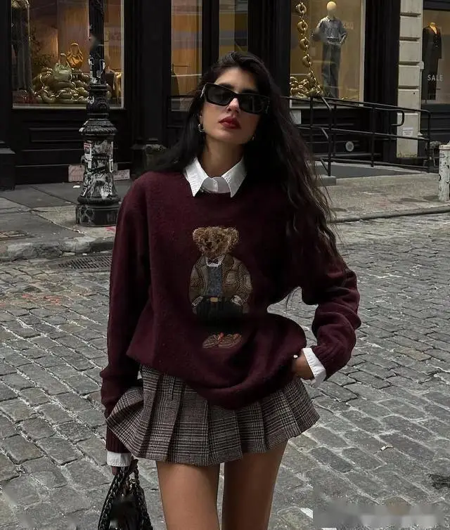 Không phối với đen trắng, tôi chỉ chọn đúng 3 màu mặc với đồ xám khiến mọi outfit trông đắt tiền như con nhà giàu - 2