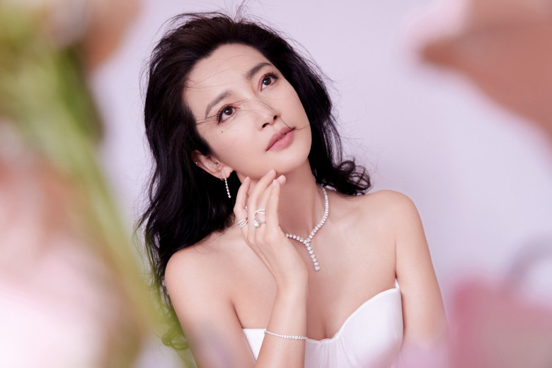 Nữ minh tinh được khen ngợi trẻ đẹp hơn tuổi nhờ lối sống kỷ luật, chăm sóc và bảo dưỡng ngoại hình kỹ lưỡng.