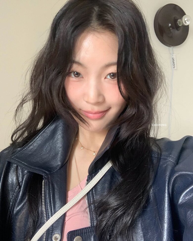 Nàng gò má cao nên để tóc gì? 4 kiểu tóc giúp gương mặt mềm mại, tôn ngũ quan hài hòa được thích nhất hiện nay - 5