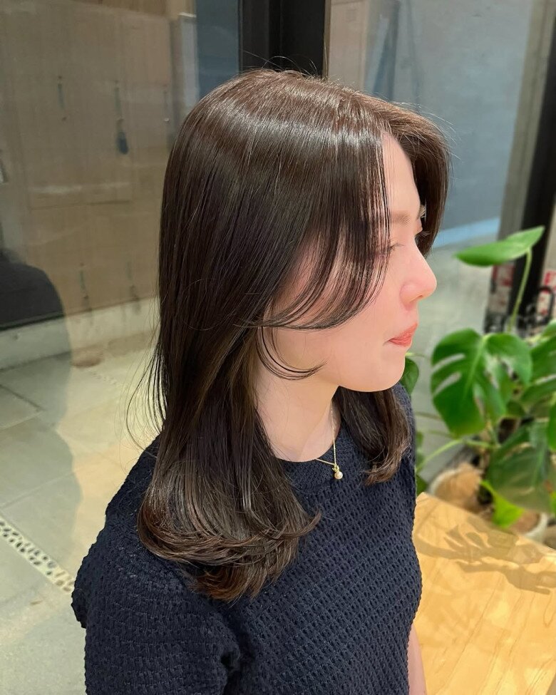 Nàng gò má cao nên để tóc gì? 4 kiểu tóc giúp gương mặt mềm mại, tôn ngũ quan hài hòa được thích nhất hiện nay - 2