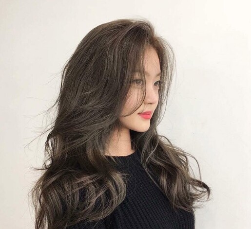 Nàng gò má cao nên để tóc gì? 4 kiểu tóc giúp gương mặt mềm mại, tôn ngũ quan hài hòa được thích nhất hiện nay - 1