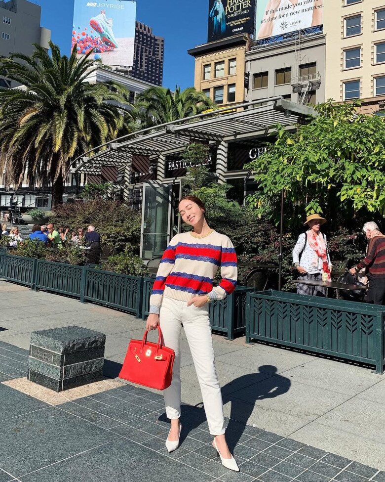 Mặc áo len cổ lọ hay cổ tròn để trông gầy hơn? Chị em có gu luôn dùng công thức này để không bao giờ sai - 9