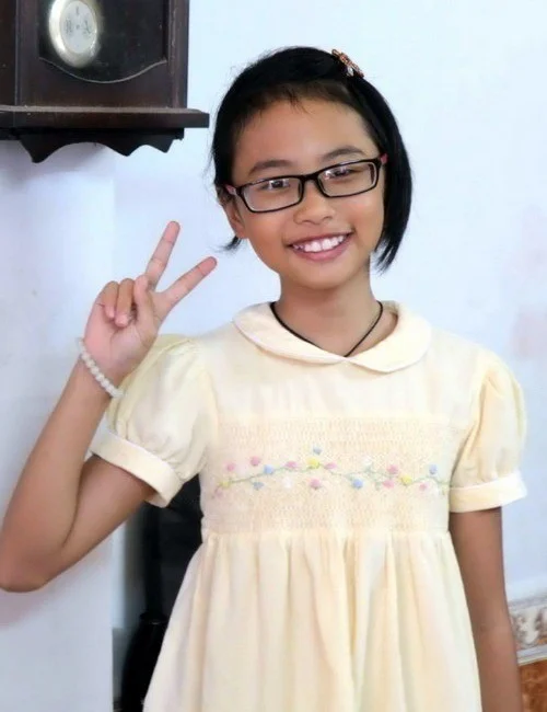 Phương Mỹ Chi với làn da rám nắng vào những ngày đầu ra mắt khán giả.